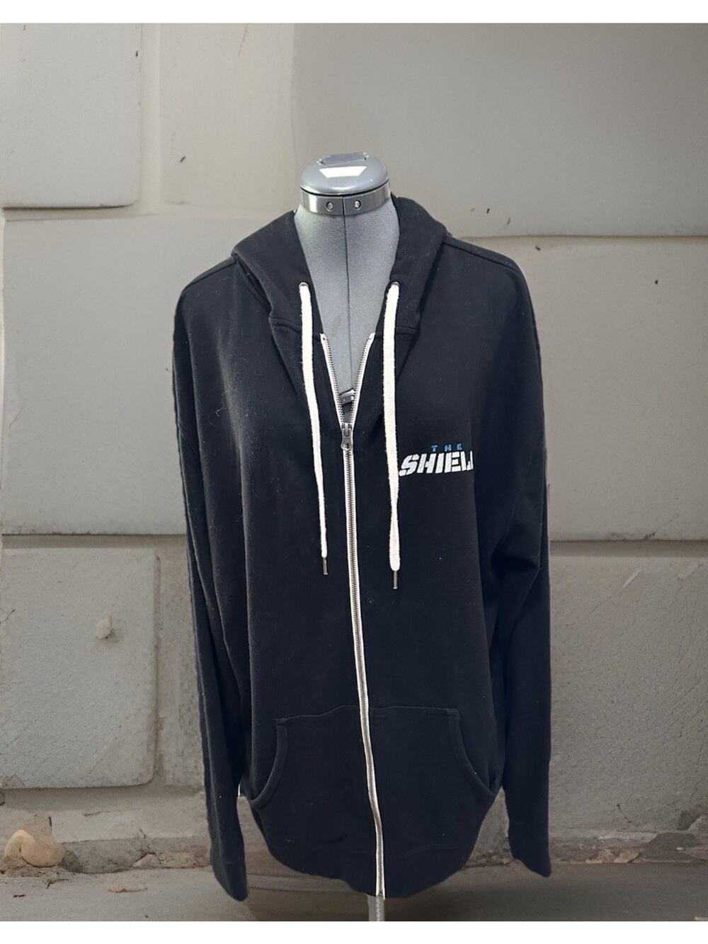 Lite Weight WWE Hoodie “ The Shield “. Size 3Xlg